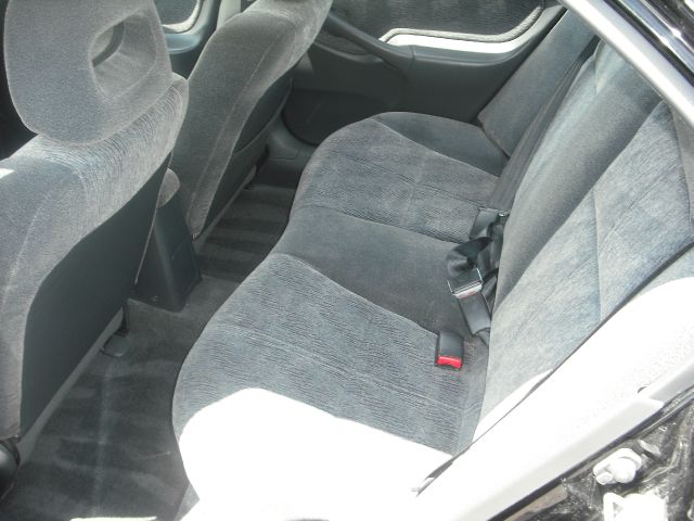 Acura EL 1999 photo 2