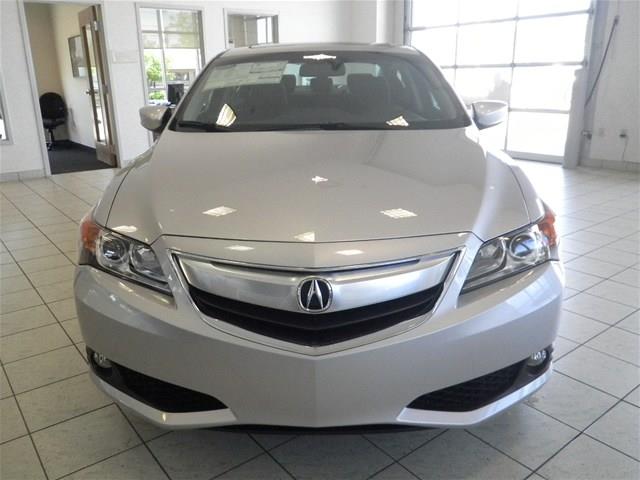 Acura ILX 2013 photo 2