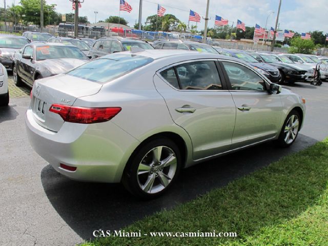 Acura ILX 2013 photo 2