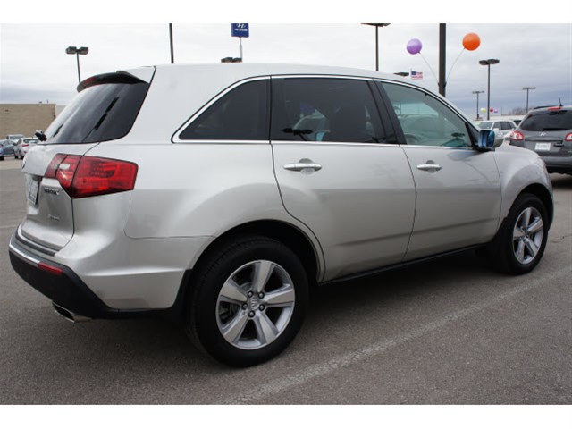 Acura MDX 2011 photo 2