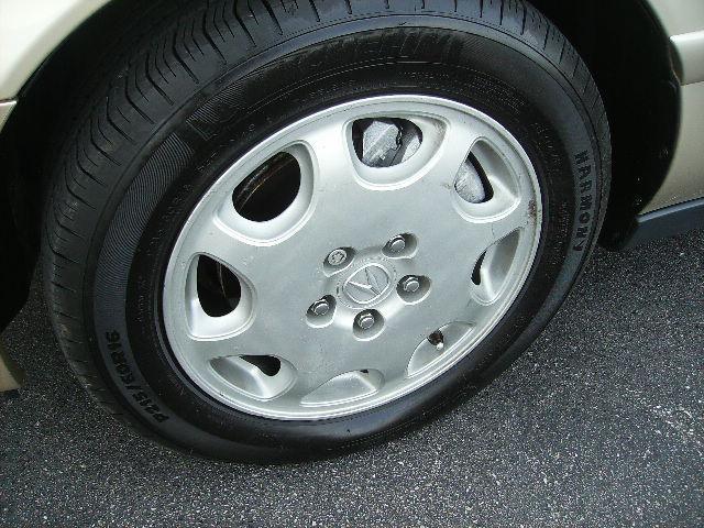 Acura RL 2000 photo 1