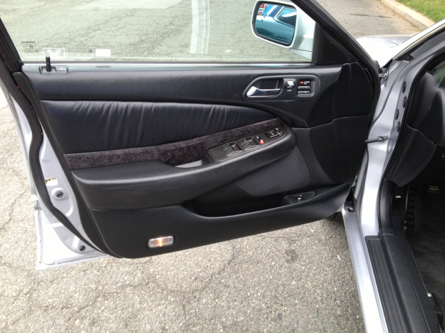 Acura TL 330xi - Sport Sedan