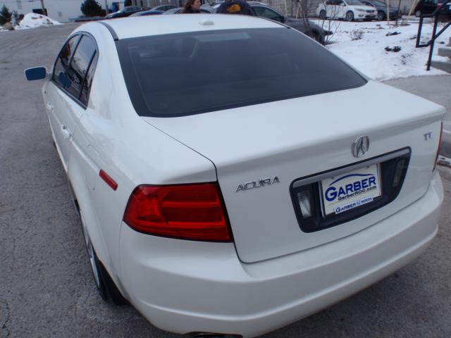 Acura TL 2005 photo 2