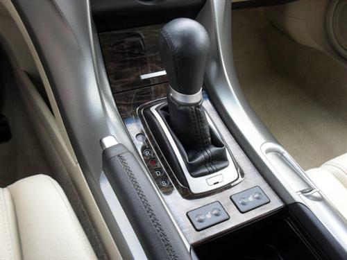 Acura TL 2009 photo 2