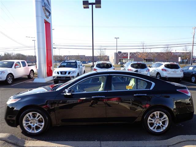 Acura TL 2010 photo 2