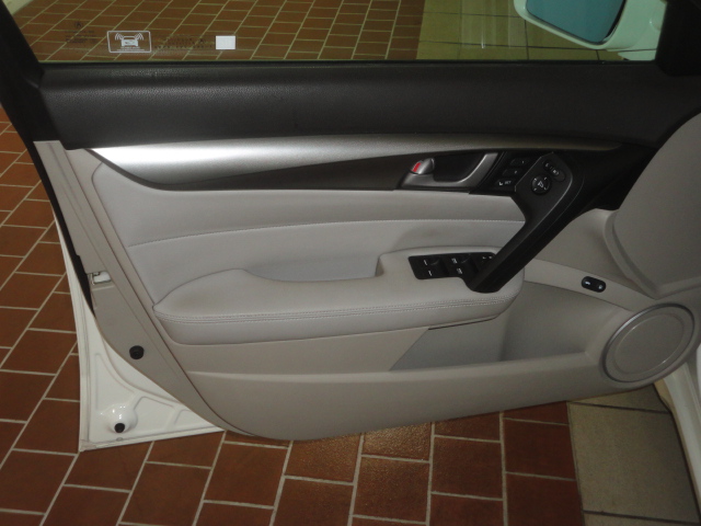 Acura TL 2010 photo 2