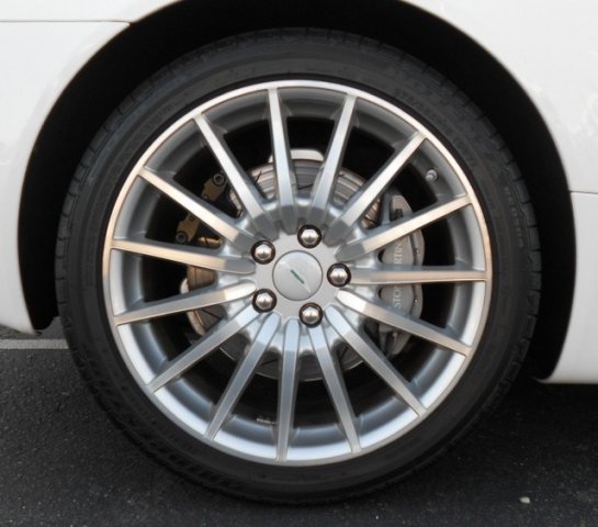 Aston Martin DB9 2006 photo 4