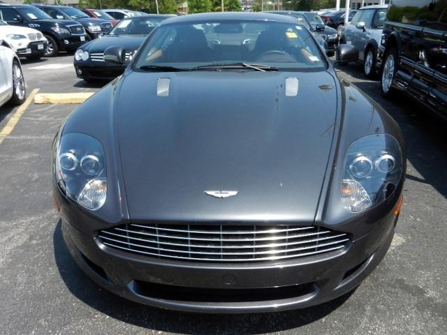 Aston Martin DB9 2010 photo 1