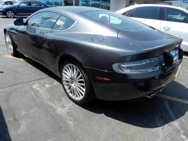 Aston Martin DB9 2010 photo 4
