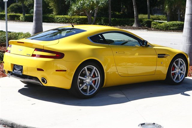 Aston Martin V8 Vantage 2006 photo 2