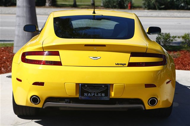 Aston Martin V8 Vantage 2006 photo 3