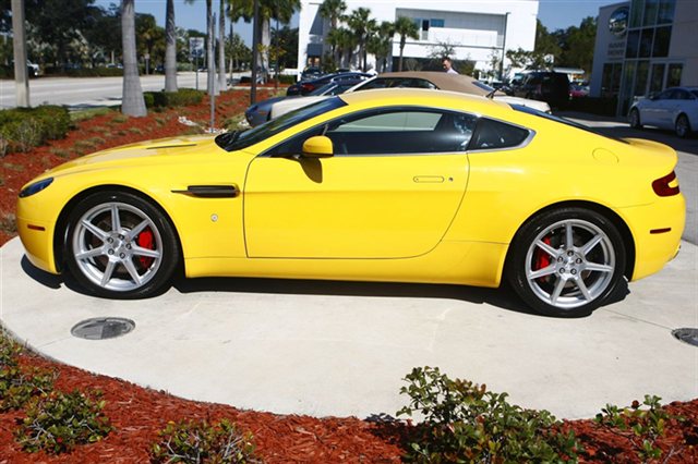 Aston Martin V8 Vantage 2006 photo 5