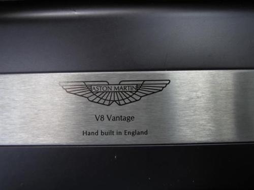 Aston Martin V8 Vantage 2007 photo 0