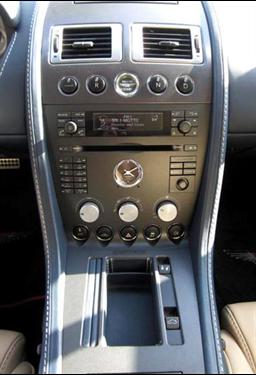 Aston Martin V8 Vantage 2007 photo 4