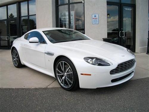 Aston Martin V8 Vantage 2010 photo 2