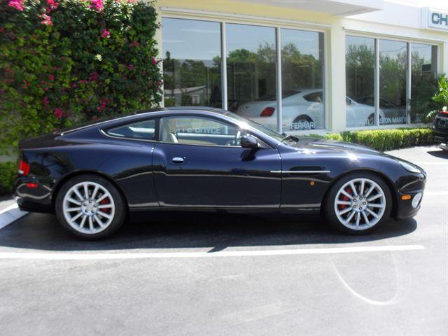 Aston Martin Vanquish 2003 photo 1