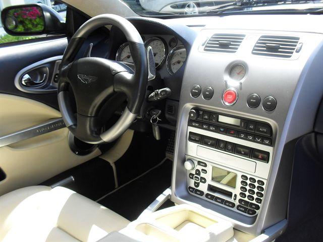 Aston Martin Vanquish 2003 photo 2