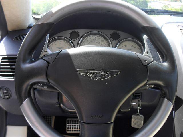Aston Martin Vanquish 2003 photo 5