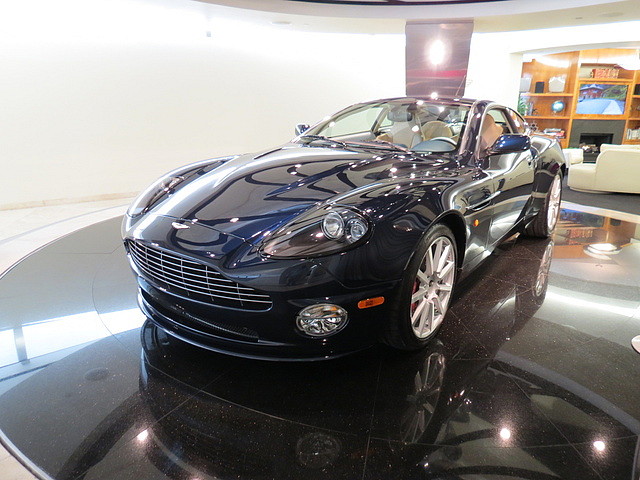 Aston Martin Vanquish 2006 photo 2