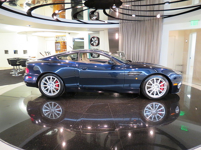 Aston Martin Vanquish 2006 photo 3