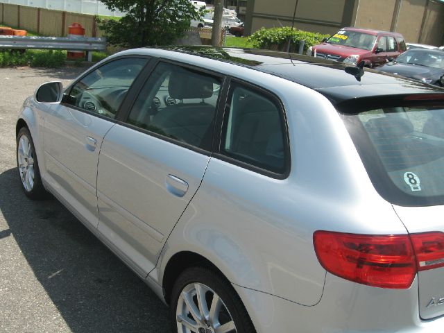 Audi A3 2010 photo 2