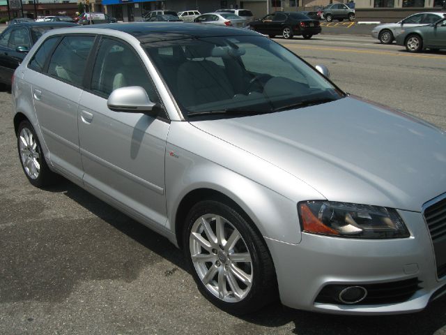 Audi A3 2010 photo 8