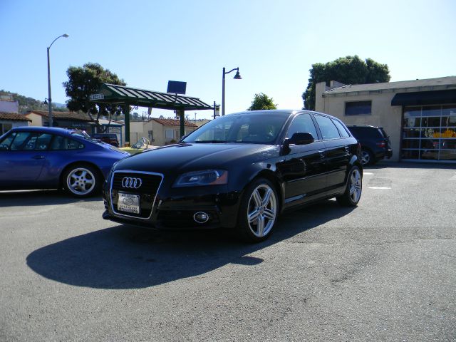 Audi A3 2011 photo 1