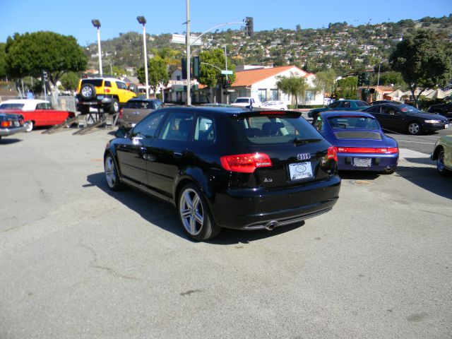 Audi A3 2011 photo 3