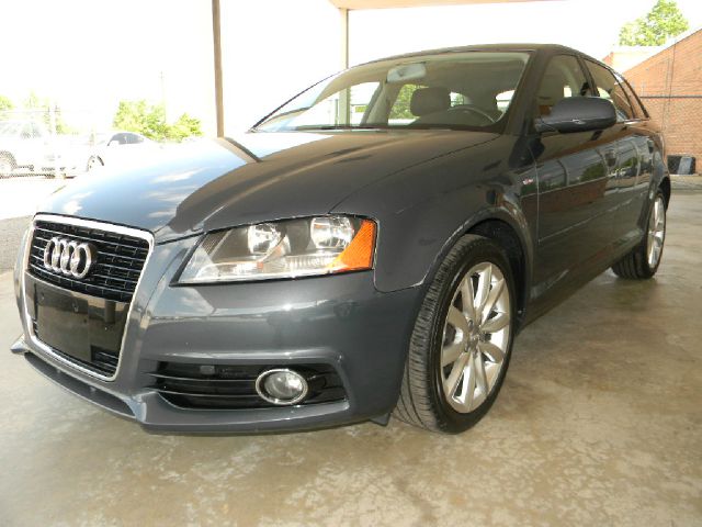 Audi A3 2011 photo 1