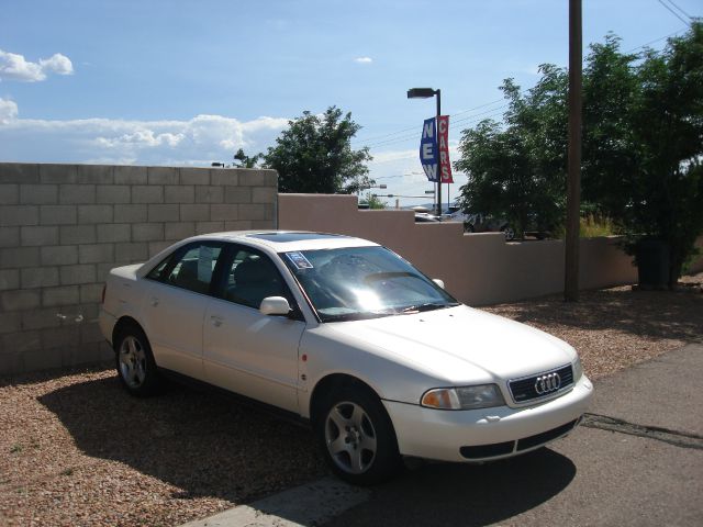 Audi A4 1996 photo 2