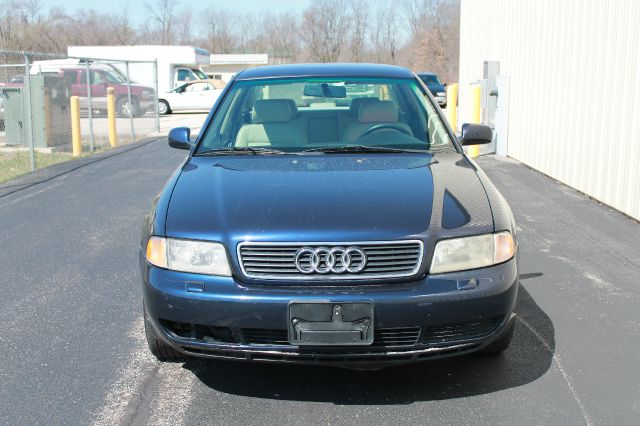 Audi A4 1996 photo 4