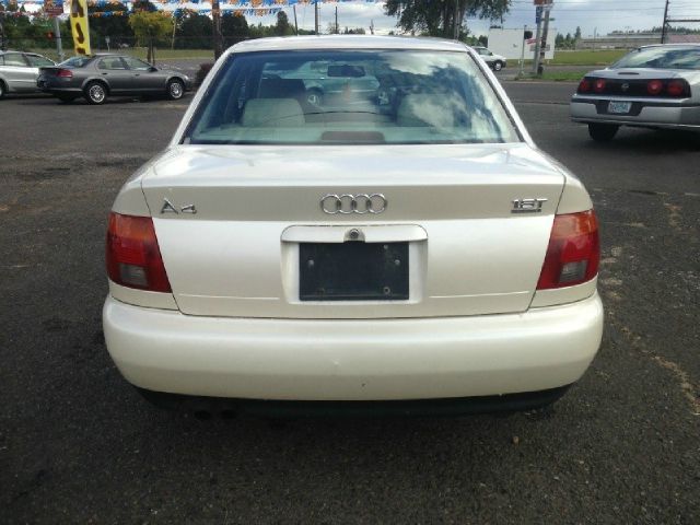 Audi A4 1997 photo 4