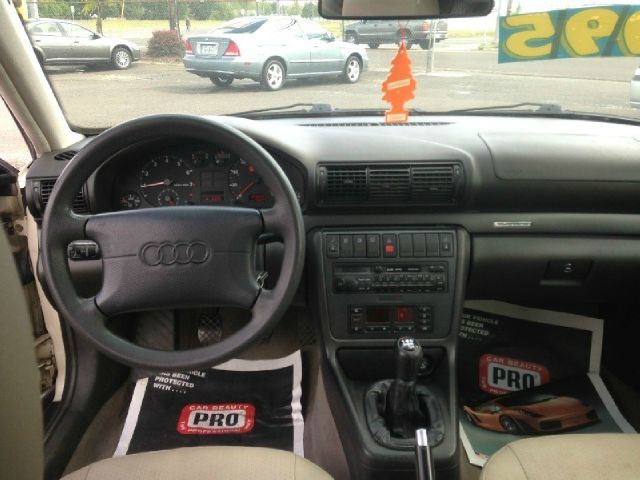 Audi A4 1997 photo 8