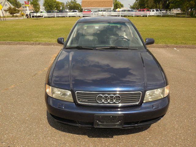Audi A4 1997 photo 1