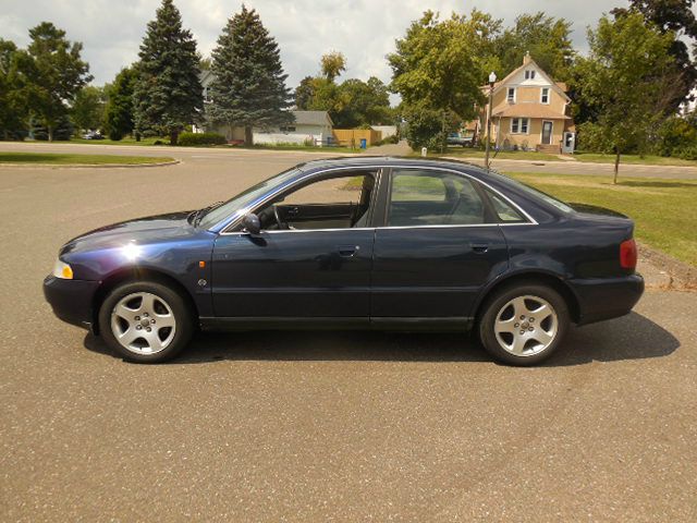 Audi A4 1997 photo 3