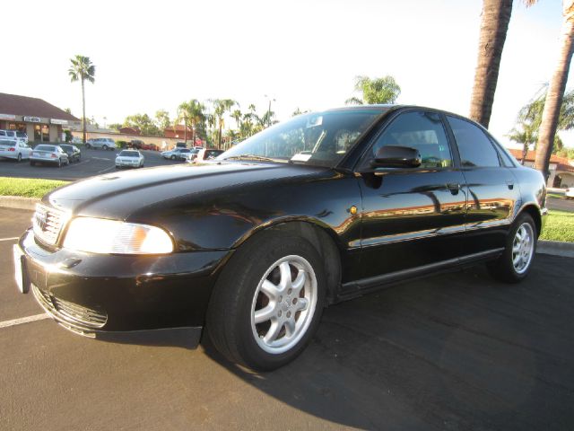 Audi A4 1998 photo 1