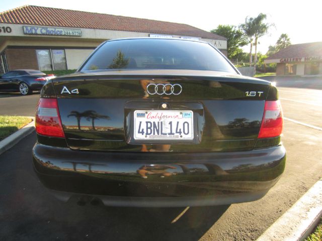 Audi A4 1998 photo 2