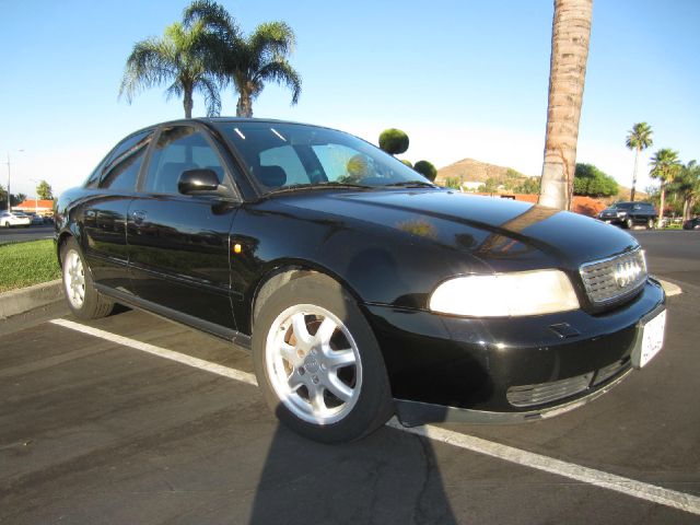 Audi A4 1998 photo 4