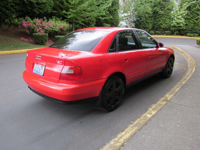 Audi A4 1998 photo 1