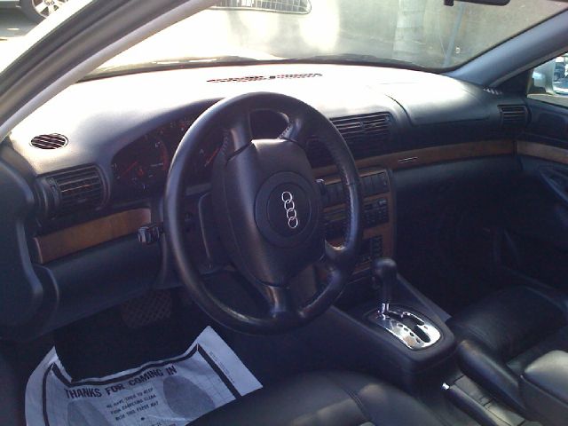 Audi A4 1998 photo 3