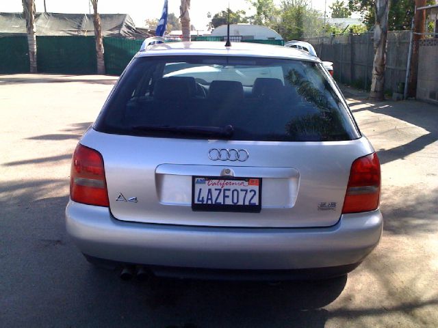 Audi A4 1998 photo 4