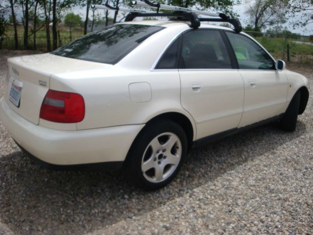 Audi A4 1998 photo 1