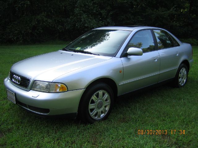 Audi A4 1998 photo 2
