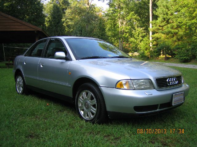 Audi A4 1998 photo 3