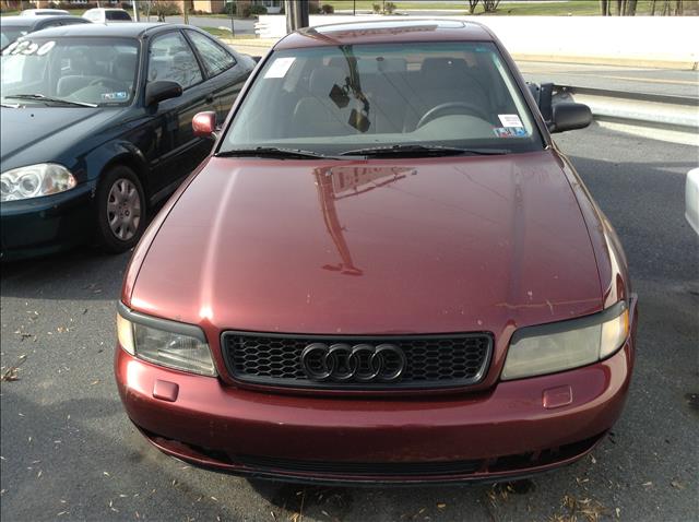 Audi A4 1998 photo 1