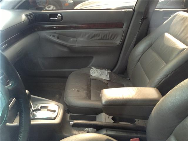 Audi A4 1998 photo 3