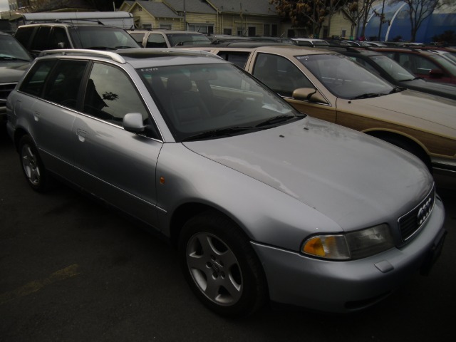 Audi A4 1998 photo 3