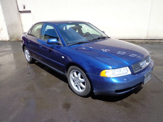 Audi A4 1999 photo 2