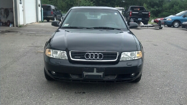 Audi A4 1999 photo 2