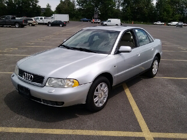 Audi A4 1999 photo 1
